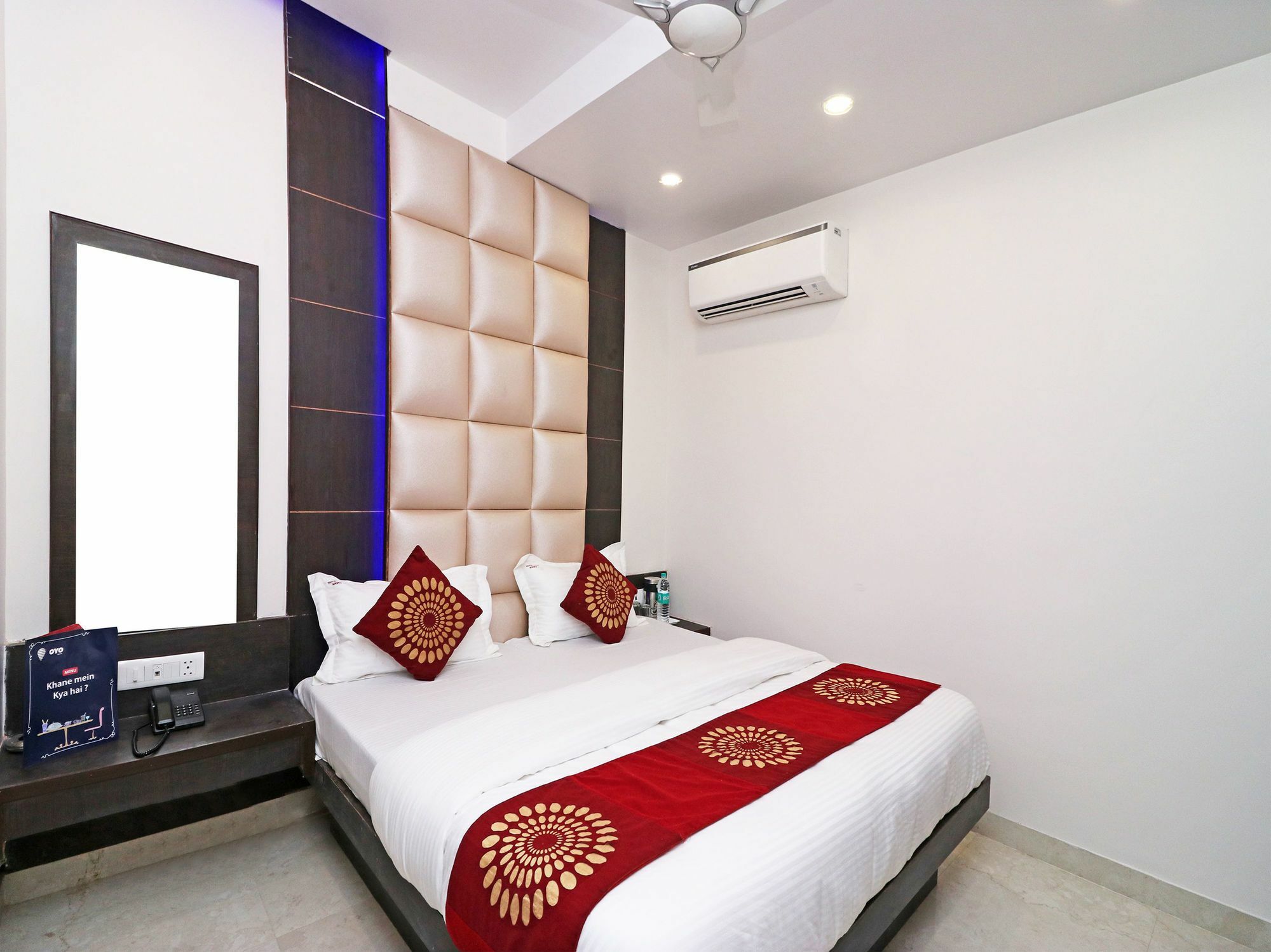 Oyo 11593 Hotel Aman Guest House Нью-Дели Экстерьер фото